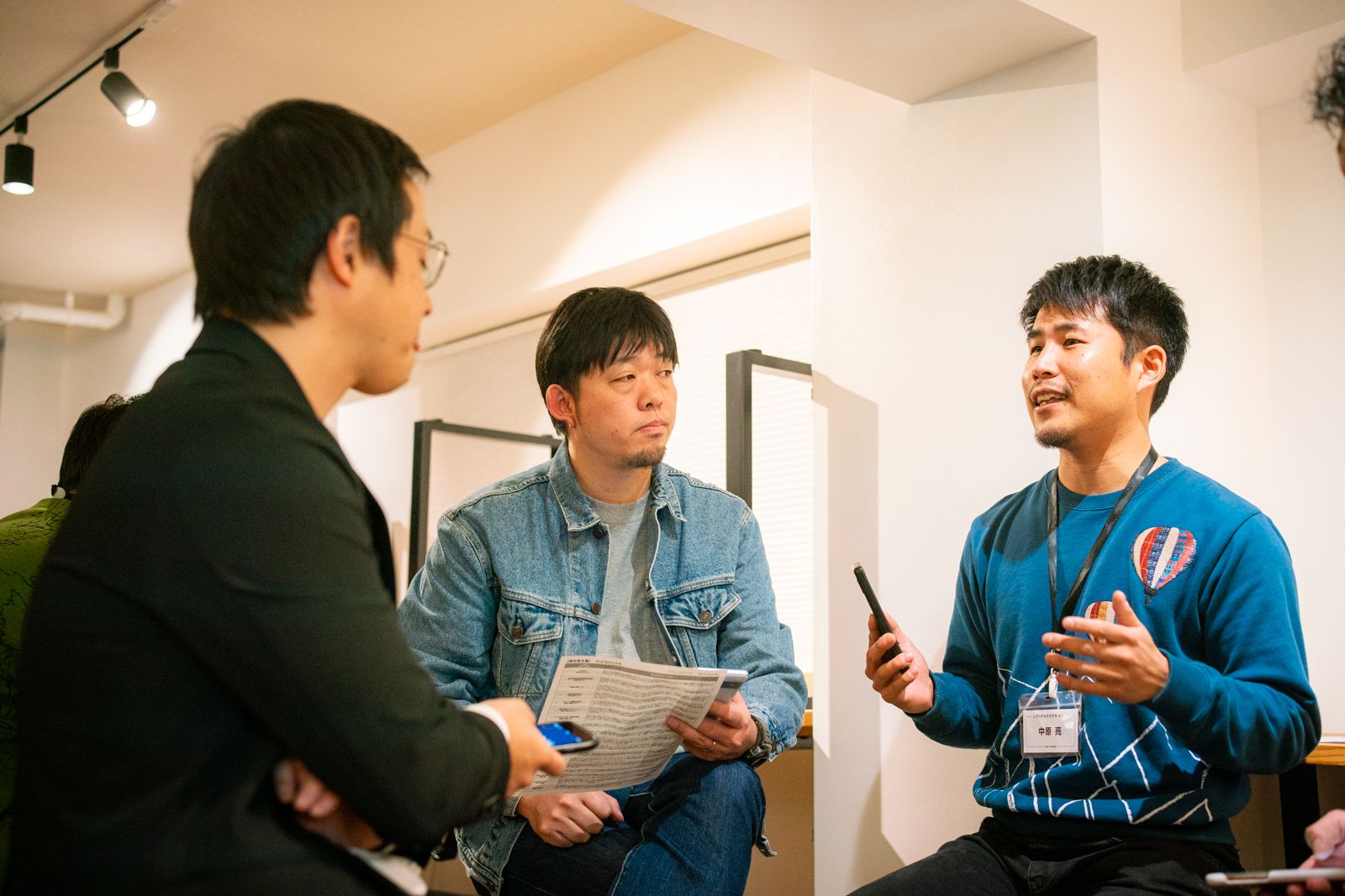 グループに分かれてプレゼン&フィードバック