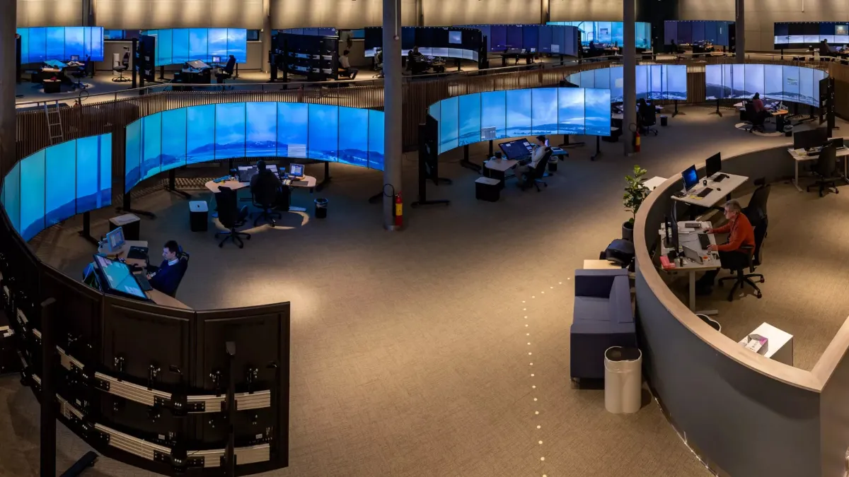 ノルウェーの航空管制に革命：デジタルサイネージを活用したリモートタワーの未来