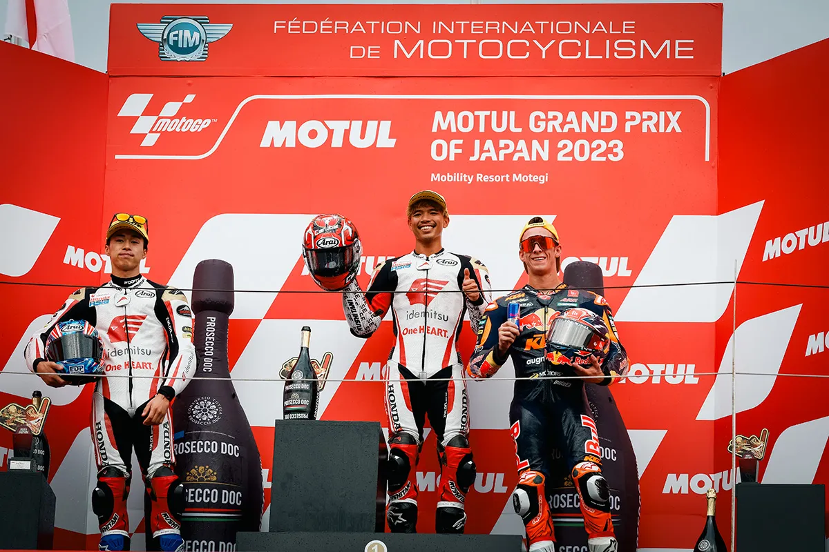 Moto2™クラスの小椋 藍選手とMoto3™クラスの佐々木 歩夢選手がそれぞれ