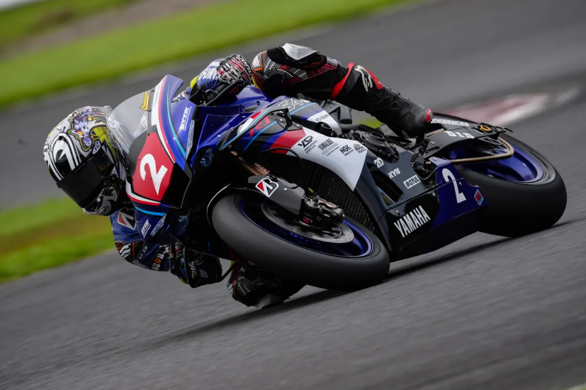 千賀選手　実使用スパイク 千賀選手 実使用スパイク 千賀滉大 MAKE THE MOMENT | デサント公式