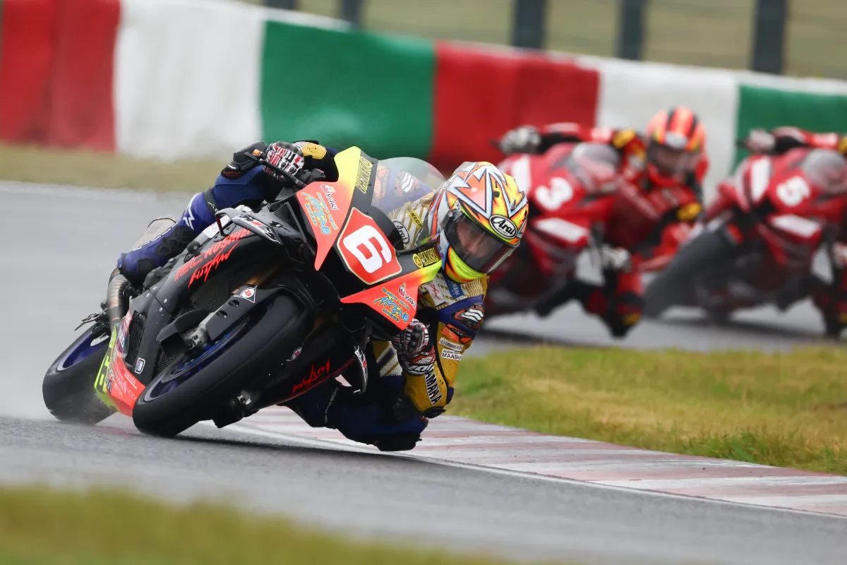 ミドルスパッツ 軽快ミドルSSマシン「Ninja ZX-6R」を足付きチェック