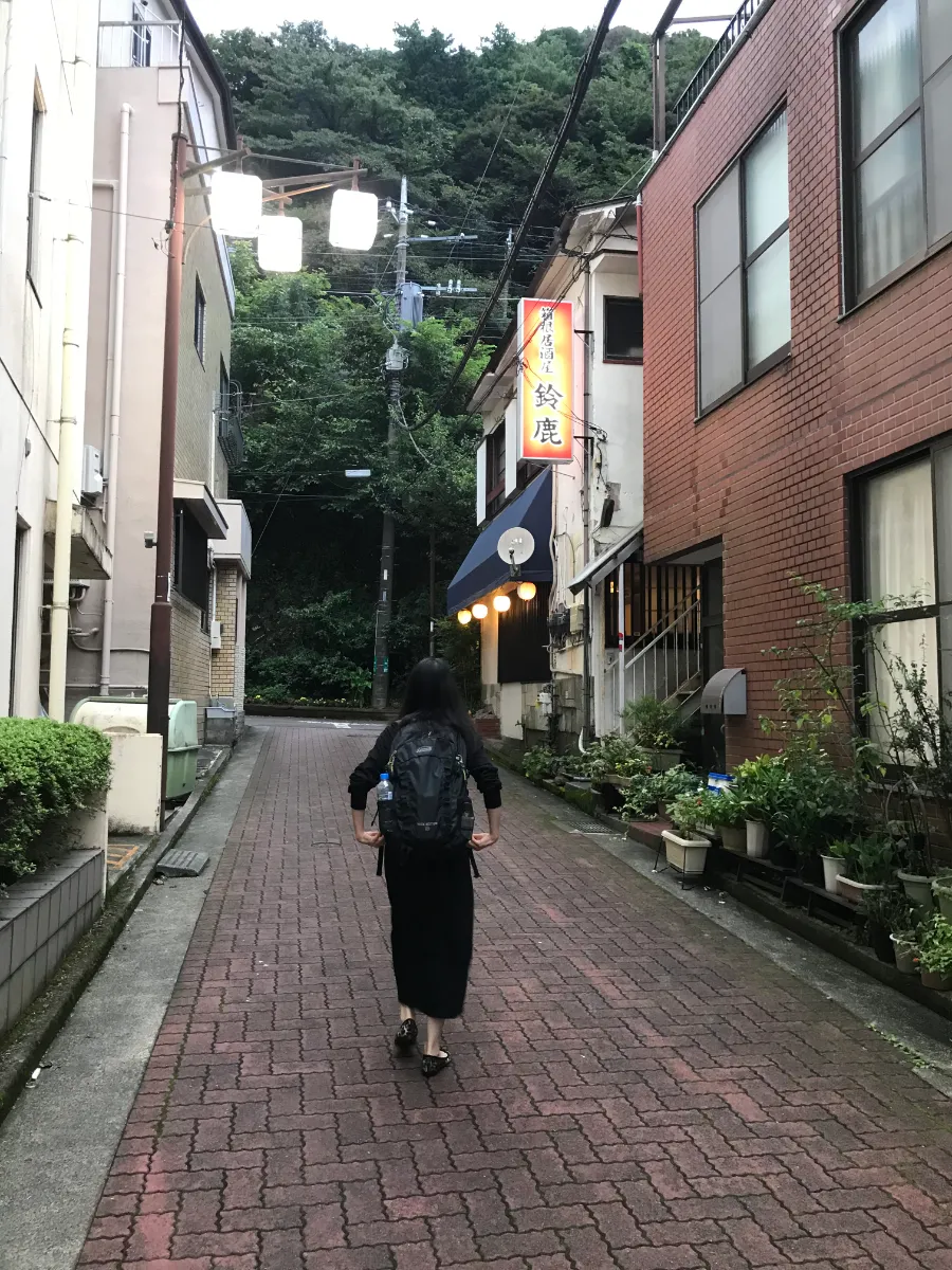 箱根湯本から徒歩2分、大通りを脇に入った小路