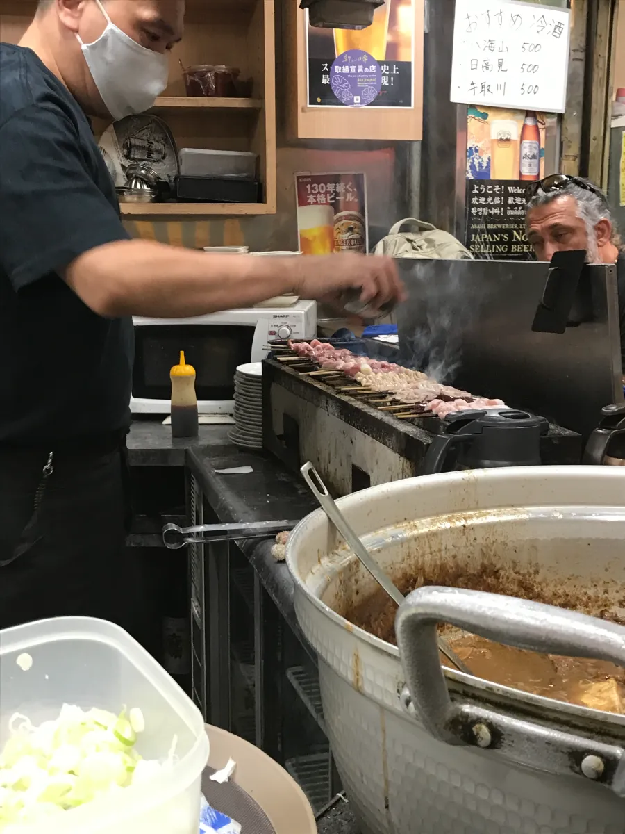 もつ焼き大統領(本店)のカウンター内にある焼台