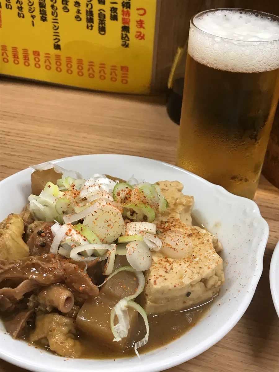 大統領(本店)の特製もつ煮込み