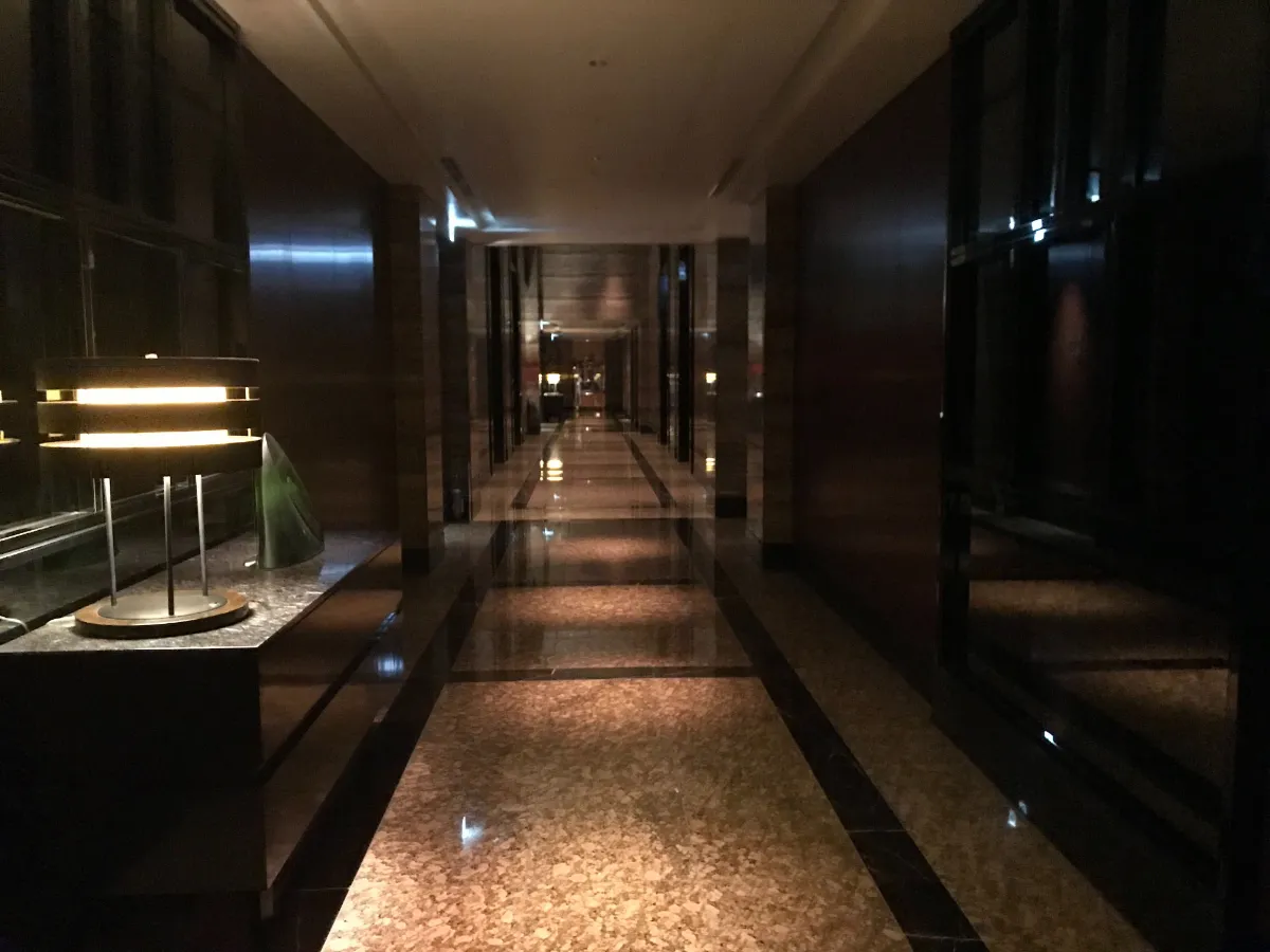 エクシブ箱根離宮(ロビーフロア通路)