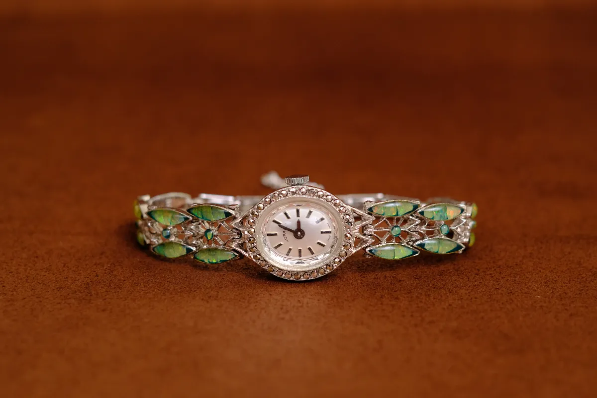 OPAL 女性用ドレスウォッチ 機械式 手巻き腕時計 南京虫【売約済】