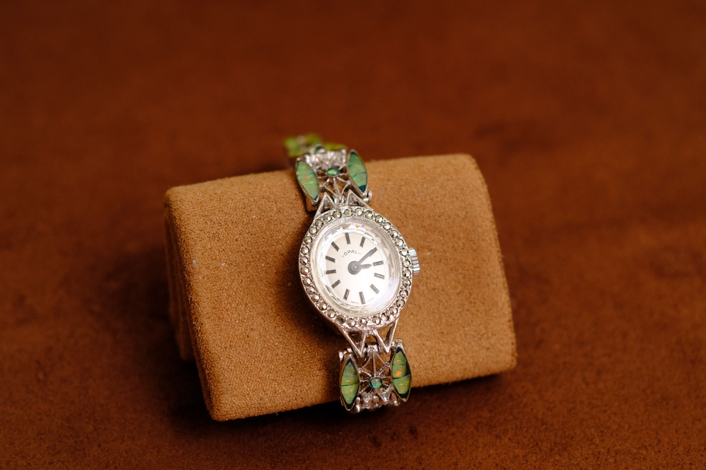 OPAL 女性用ドレスウォッチ 機械式 手巻き腕時計 南京虫【売約済】