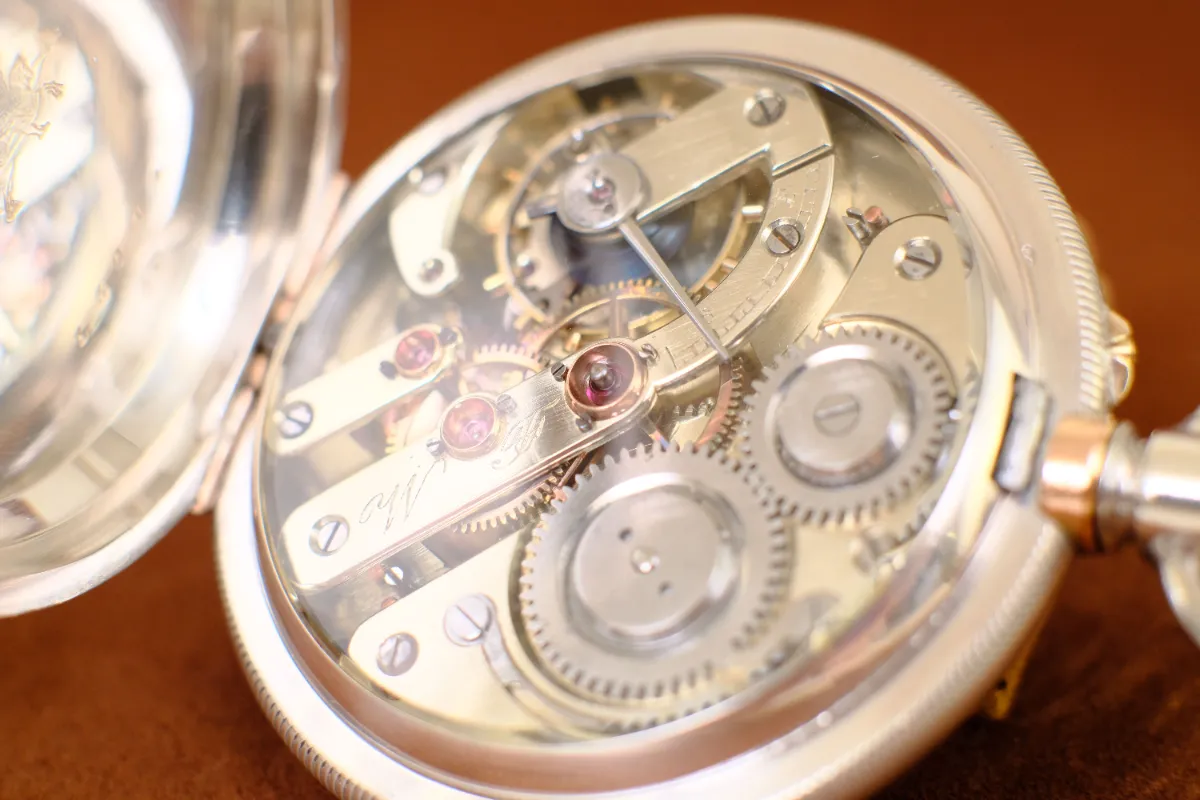 明治時代の商館時計を甦らせる