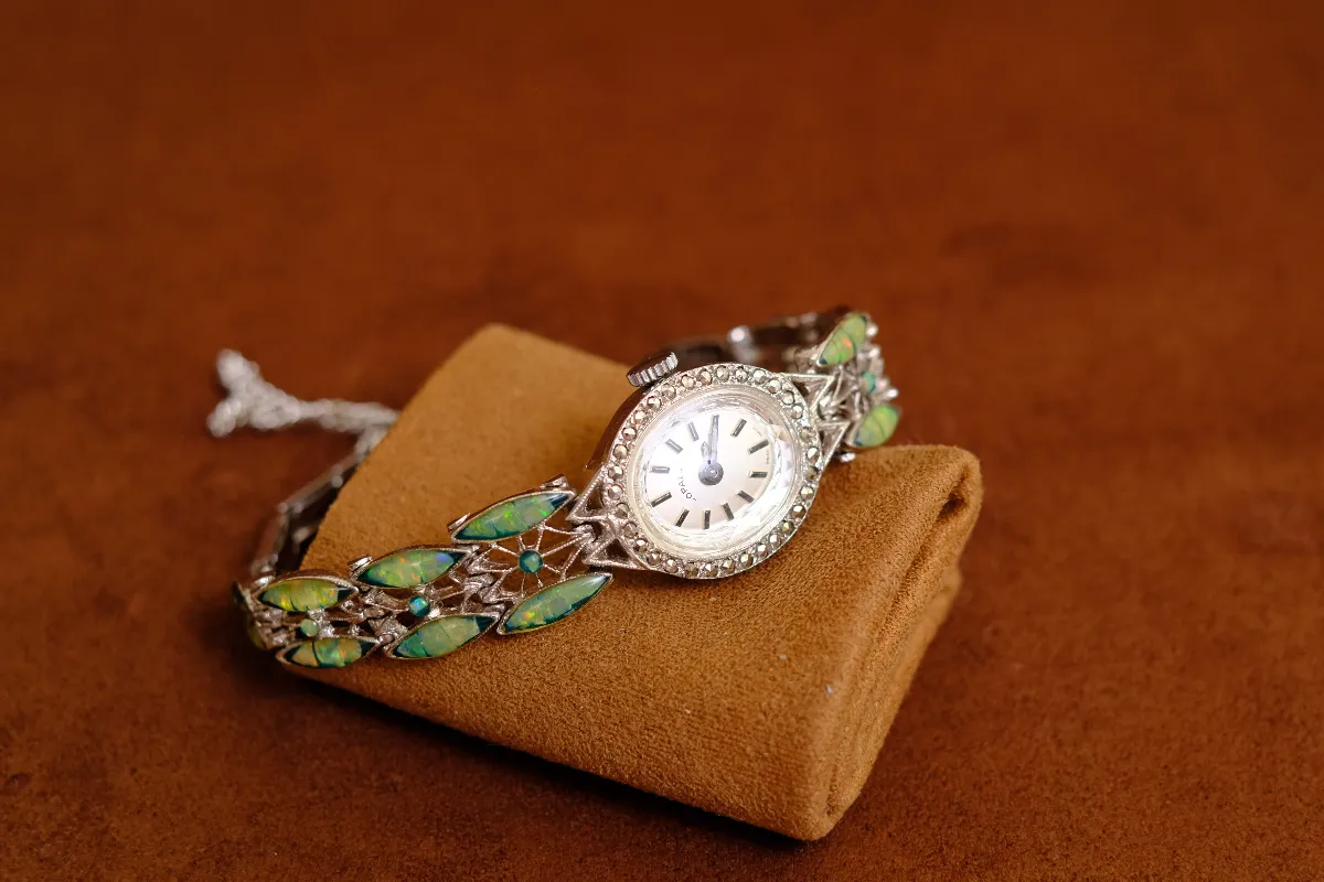 OPAL 女性用ドレスウォッチ 機械式 手巻き腕時計 南京虫【売約済】