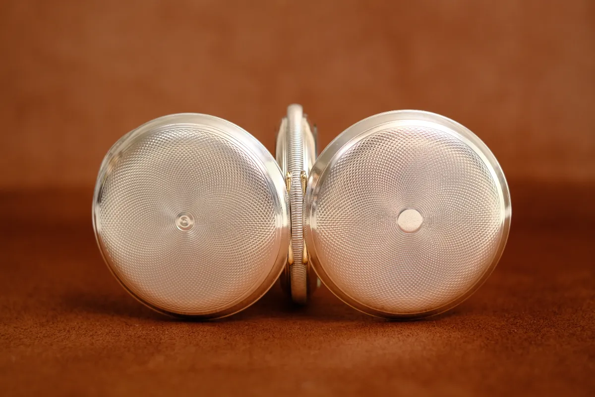 コロン商会 石付き装飾針 魚子模様銀無垢ハンター 菊商標 商館時計