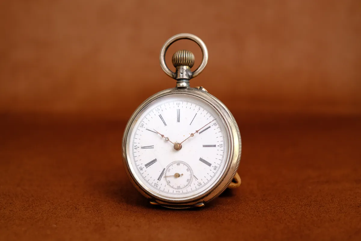 どうしても甦らせたい」時計店で断られたレッツ商会の商館時計