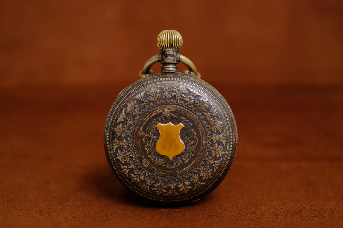 彫刻の見事なブルウル兄弟商会の商館時計【売約済】