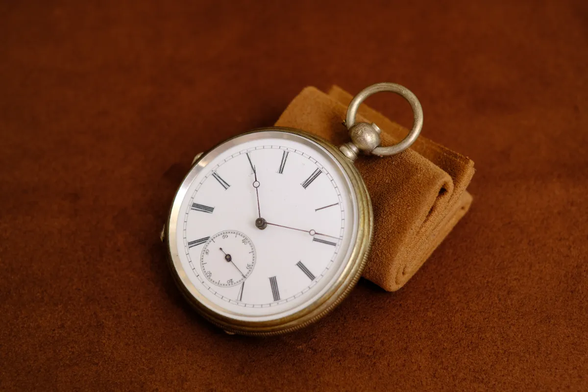 商館時計 鍵巻 懐中時計 銀無垢 0.800 騎士 獅子 刻印 スモセコ 商館時計 鍵巻 懐中時計 銀無垢 0.800 騎士 獅子 刻印 スモセコ - メルカリ