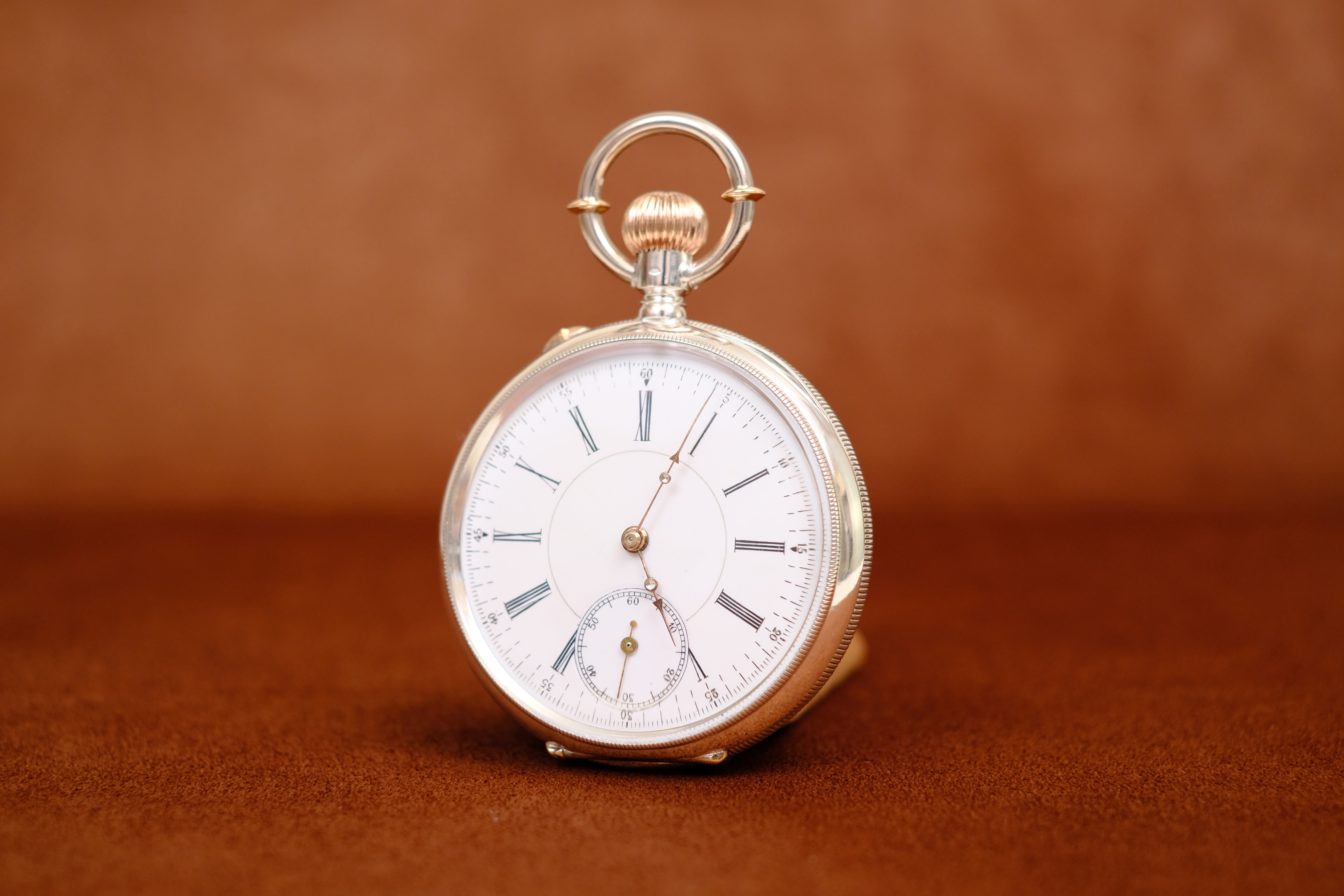 お客様修理依頼】金鍍金ムーブメントの商館時計