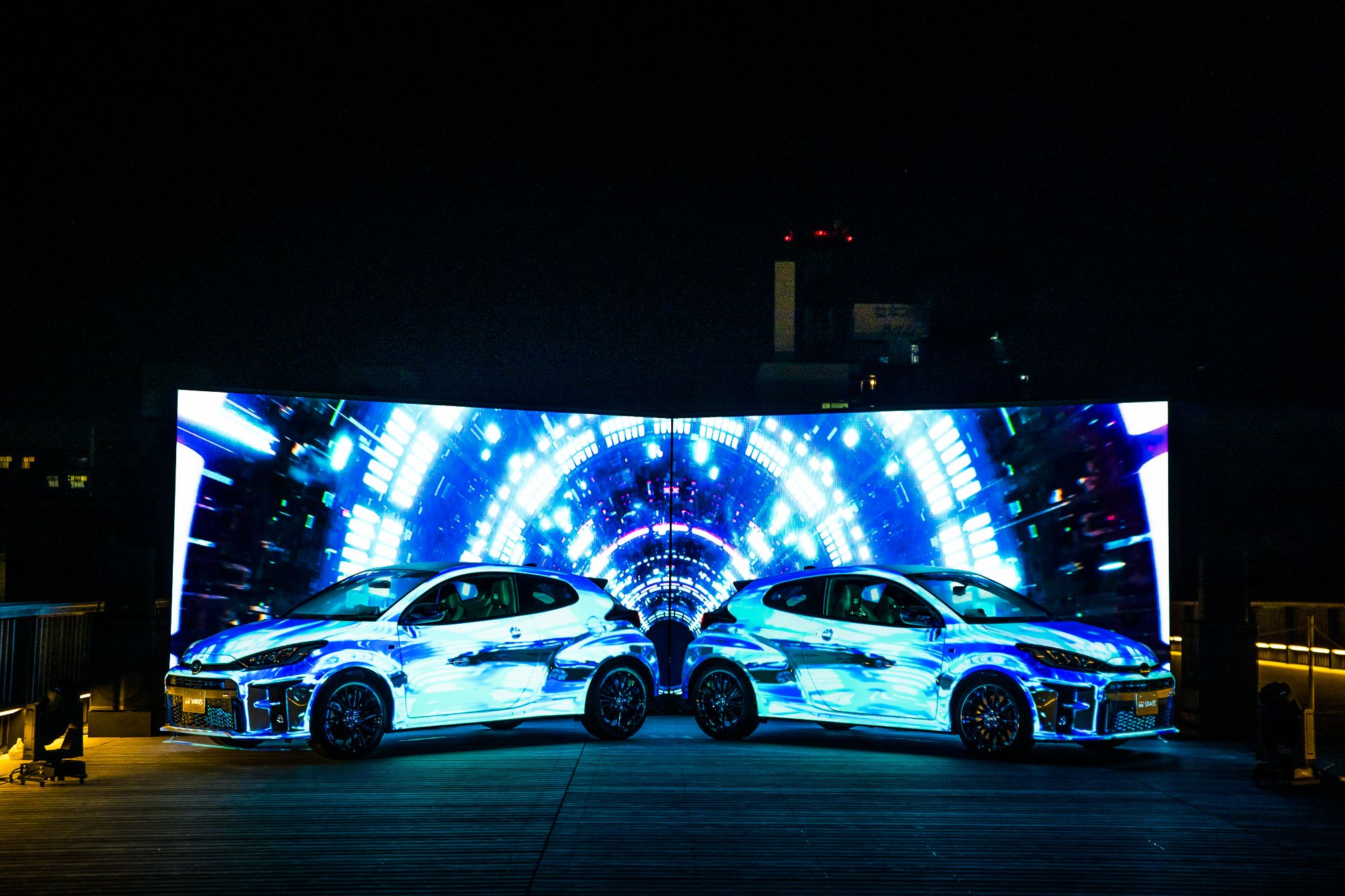 s-2000x1333_v-