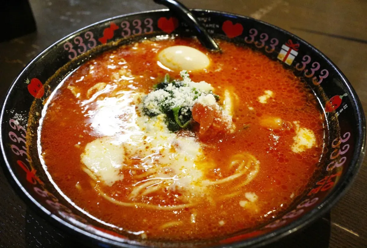 岩塩太郎さま専用ページ 福岡から世界へ、5年で元祖トマトラーメンを流行させた三味（333）の