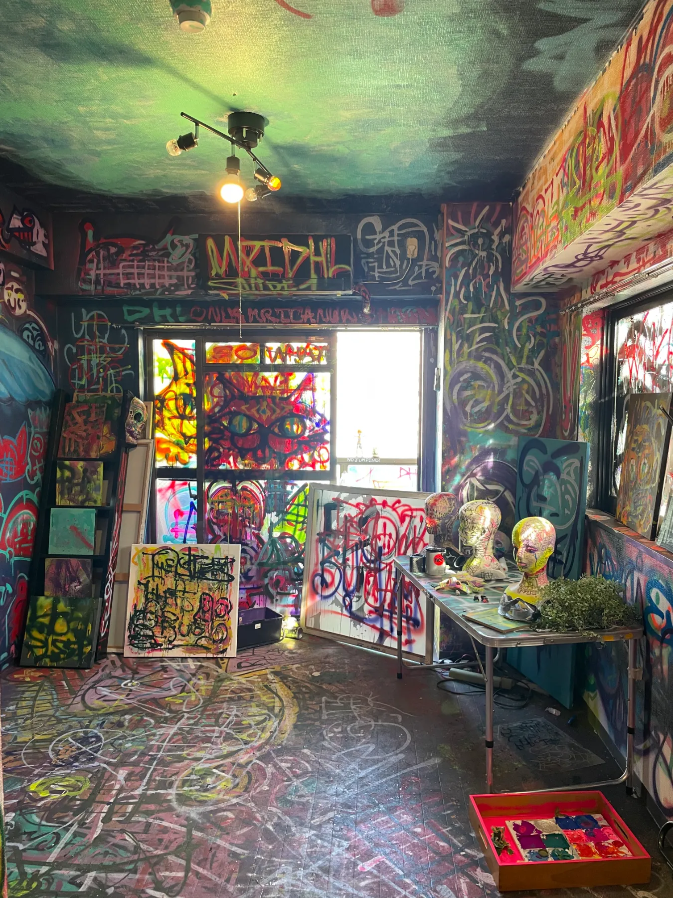 バンクシ-♦️ベトリア-ノ　絵画　現代アート　ダンス　歌う執事　美術品　インテリア 人気沸騰】 バンクシ-♦️ベトリア-ノ 絵画 現代アート ダンス
