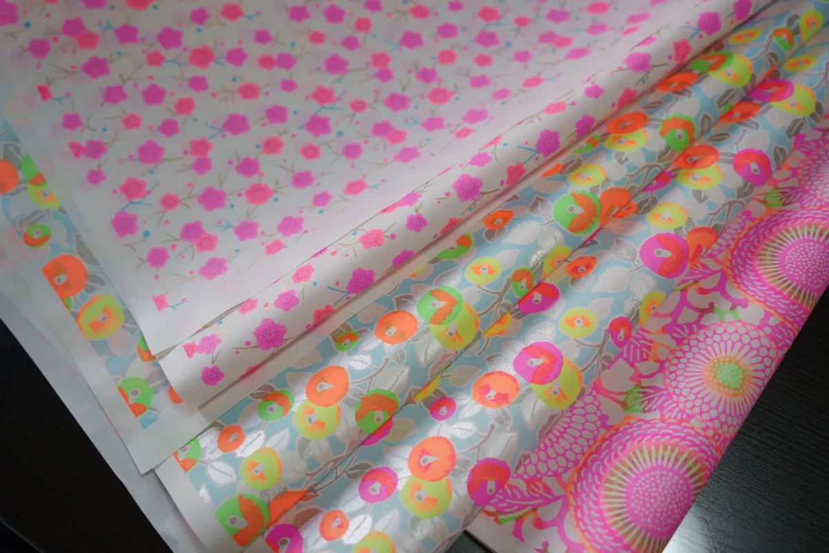ネオンカラーで生まれ変わった新しい友禅和紙。京都の和文具メーカー