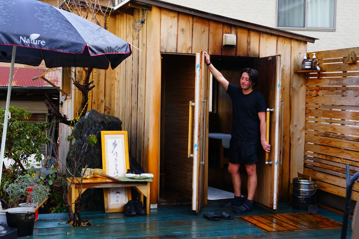 苦楽を共にして仲良くなる、「人の近さ」が売りの極上サウナを