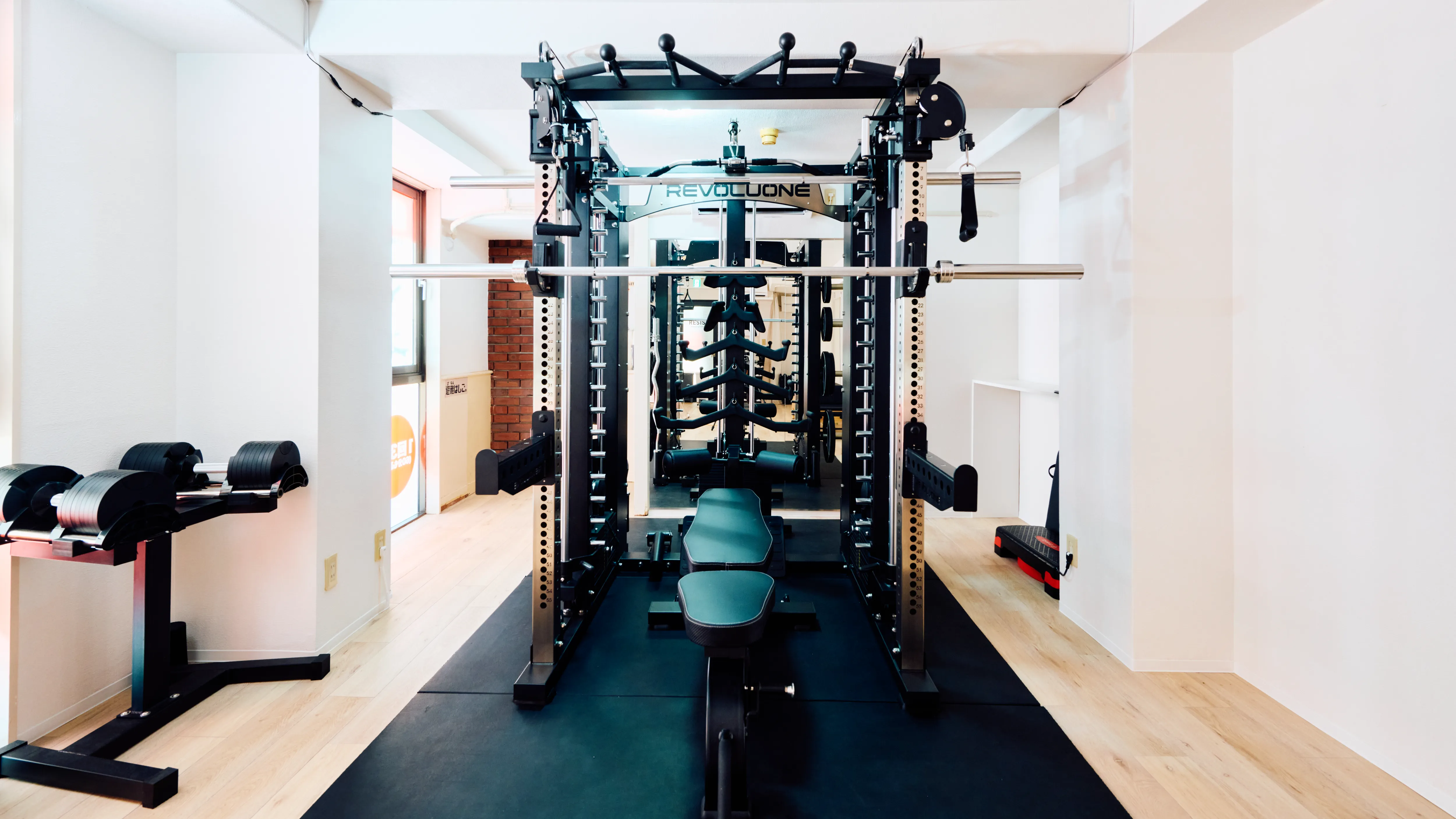 パーソナルジム&ピラティスRESIST北浦和店のトレーニングエリアの画像
