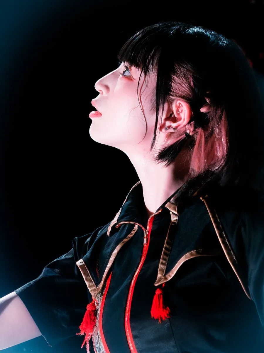 s-1536x2048_v-