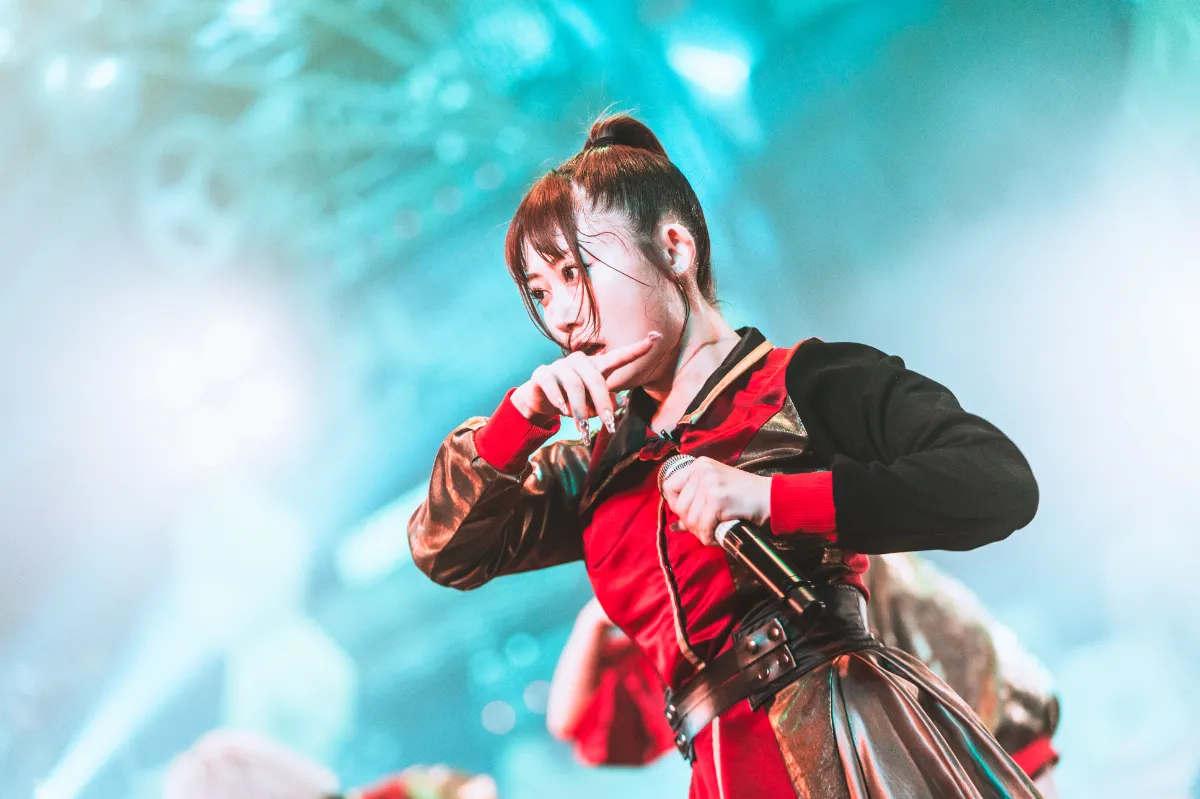 s-2400x1600_v-