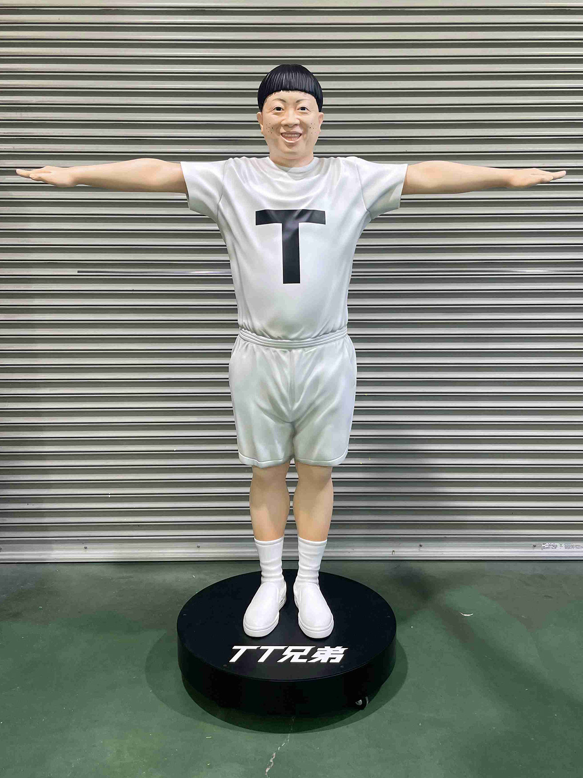 作品紹介 - 『TT兄弟』等身大フィギュア