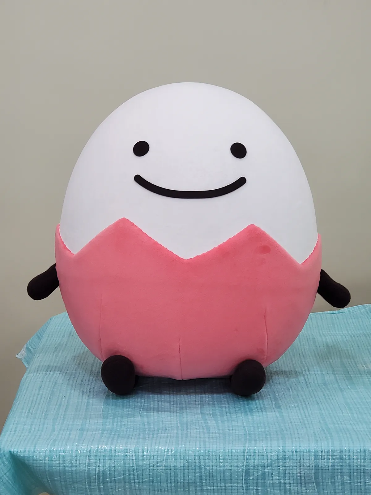 ぐでたま ぬいぐるみ 卵型 ピンク帽子 ぐでたま ぬいぐるみ 卵型 ピンク帽子