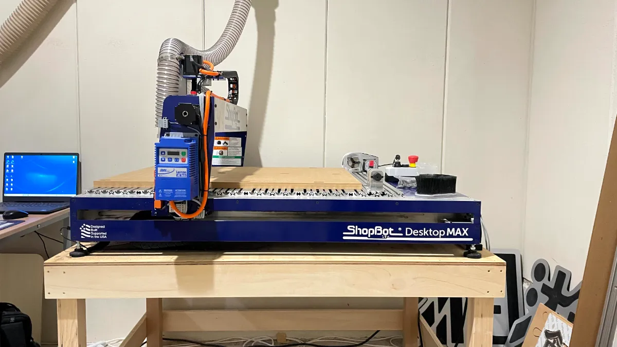 照明・看板・店舗外装なんでもつくっちゃう「夢工房」へDesktopMAX導入