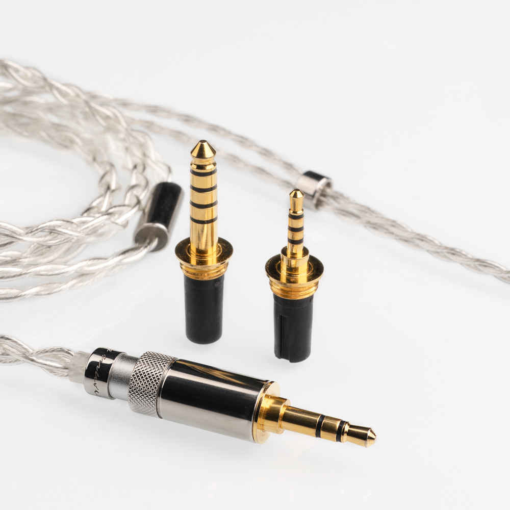 FiiO LC-RC 2.5mm/3.5mm/4.4mm リケーブル　美品 FiiO LC-RC MMCX Earphone Cable with 2.5mm / 3.5mm / 4.4mm