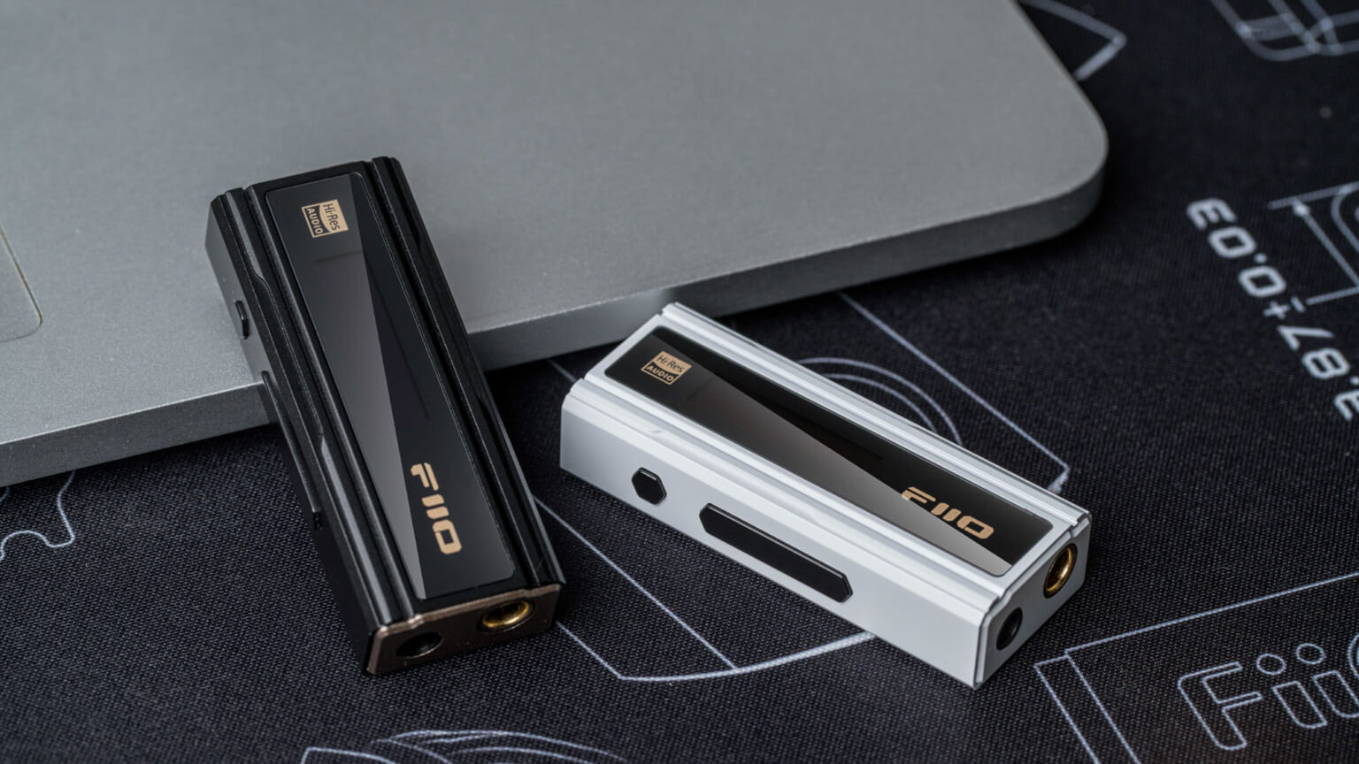 KA5 White&Black