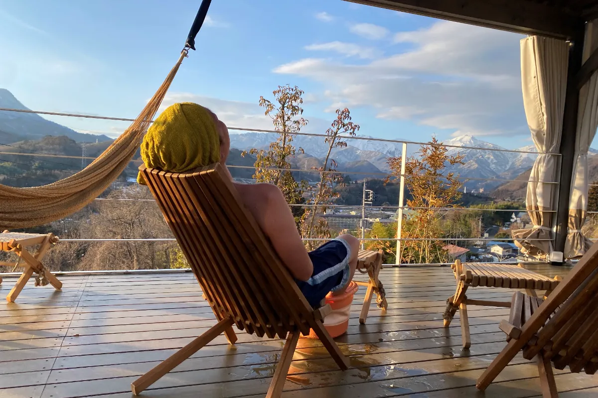 谷川岳を望むサウナダイニングMOOSKA DE STUBEN（ムースカドストゥー