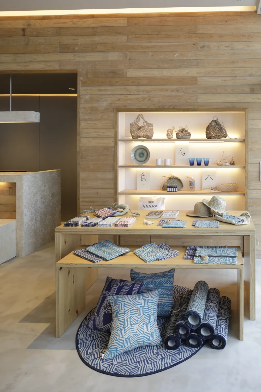 LOULOU STUDIO SAMOSWOOD 関税送料込 楽天市場】宅配ボックス付きスタンドポスト(U.S.)宅配ボックス