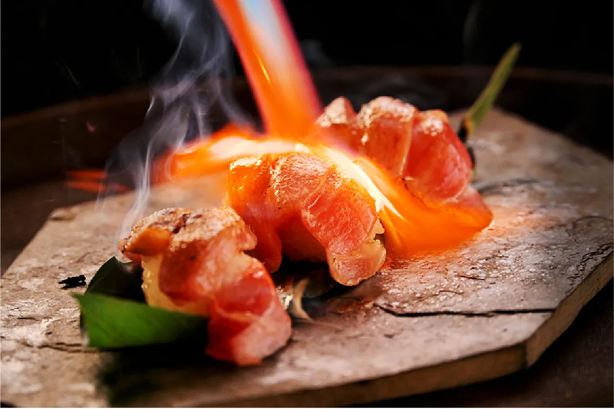 三崎港直送の天然本鮪大トロ炙り握り