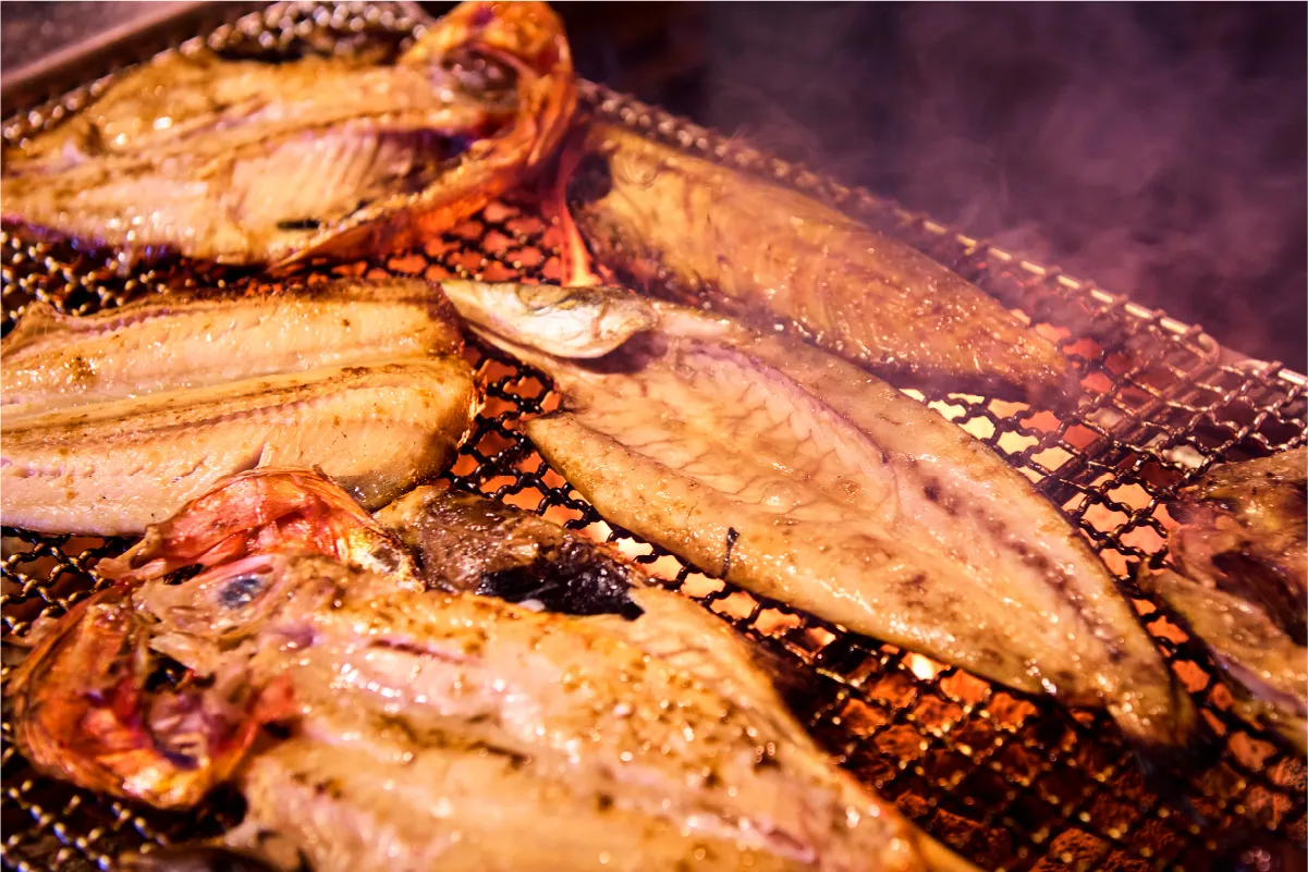 焼いている干物