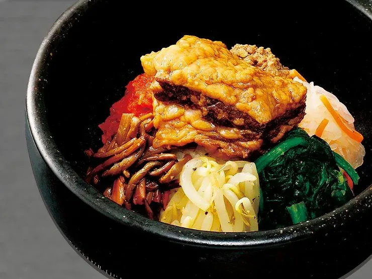 とろとろ牛角煮石焼ビビンバ