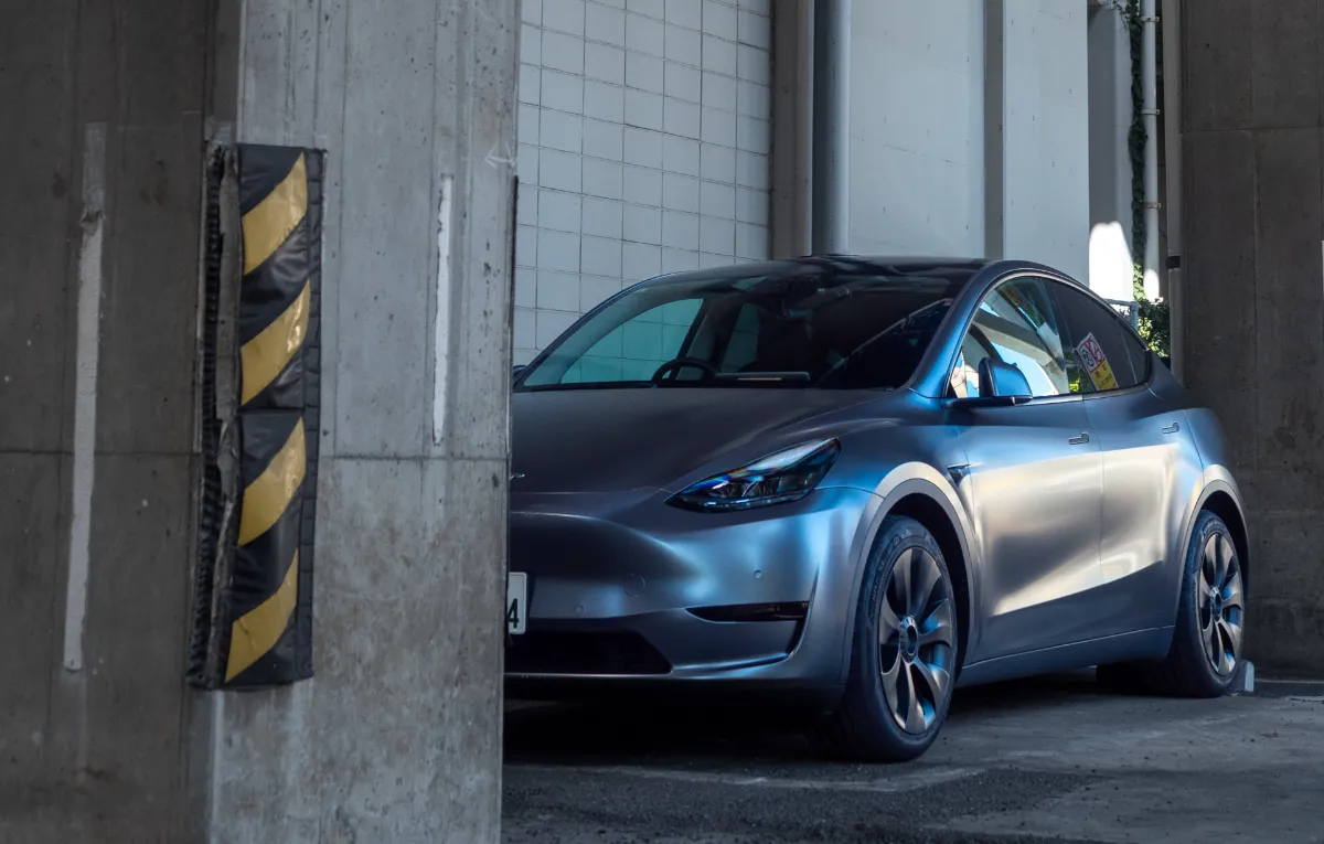 2025年最新】中古テスラに補助金は出る？知らないと損する賢い買い方