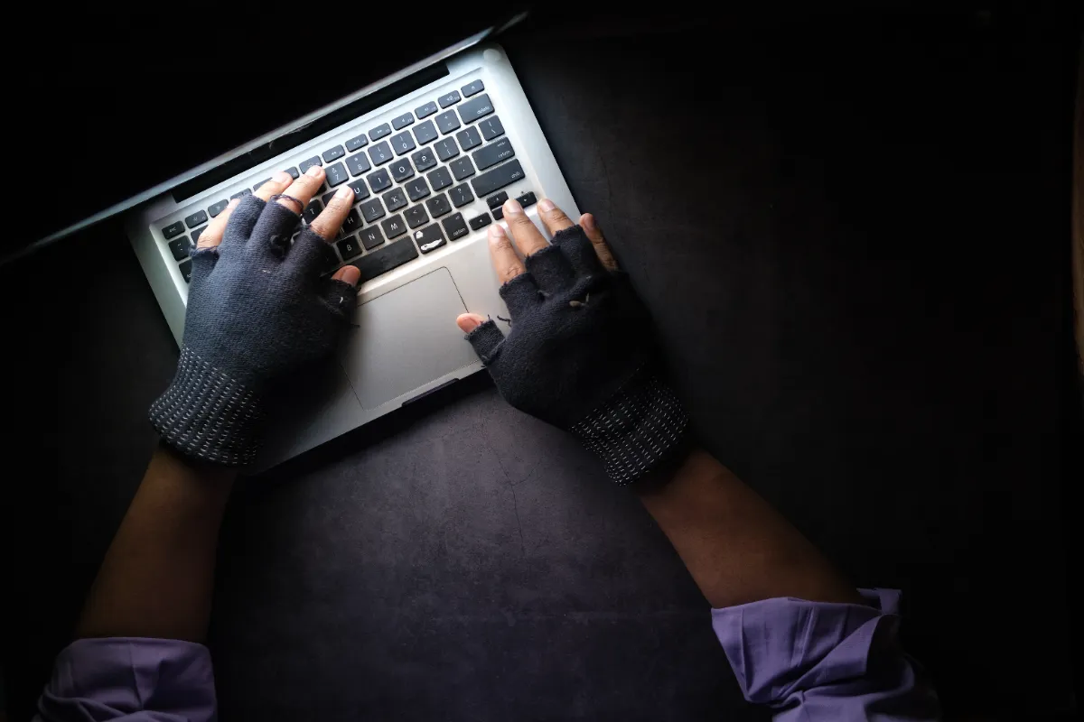 論文の盗用(剽窃)とは?チェックツールや防ぐための方法を解説 |学会運営をサポート!ONLINE CONF(オンラインカンフ)