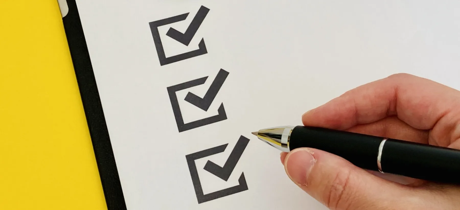 真空ポンプ車とバキュームカーの違い