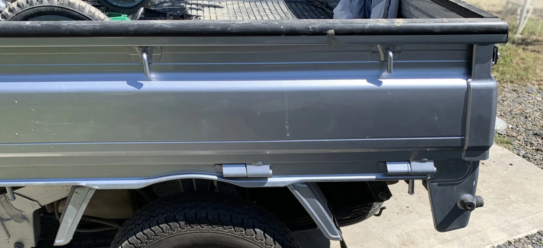 トラックのアオリの種類と素材