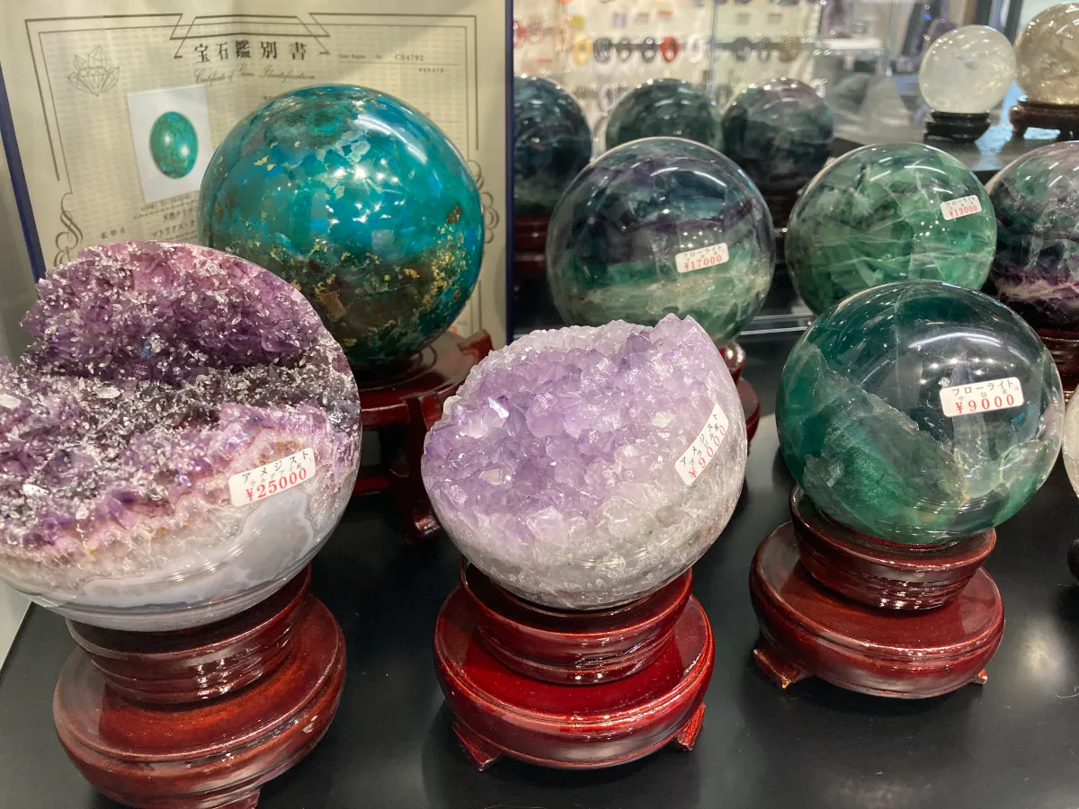 天然石 美術工芸品 名石 小西さん｜石切参道商店街