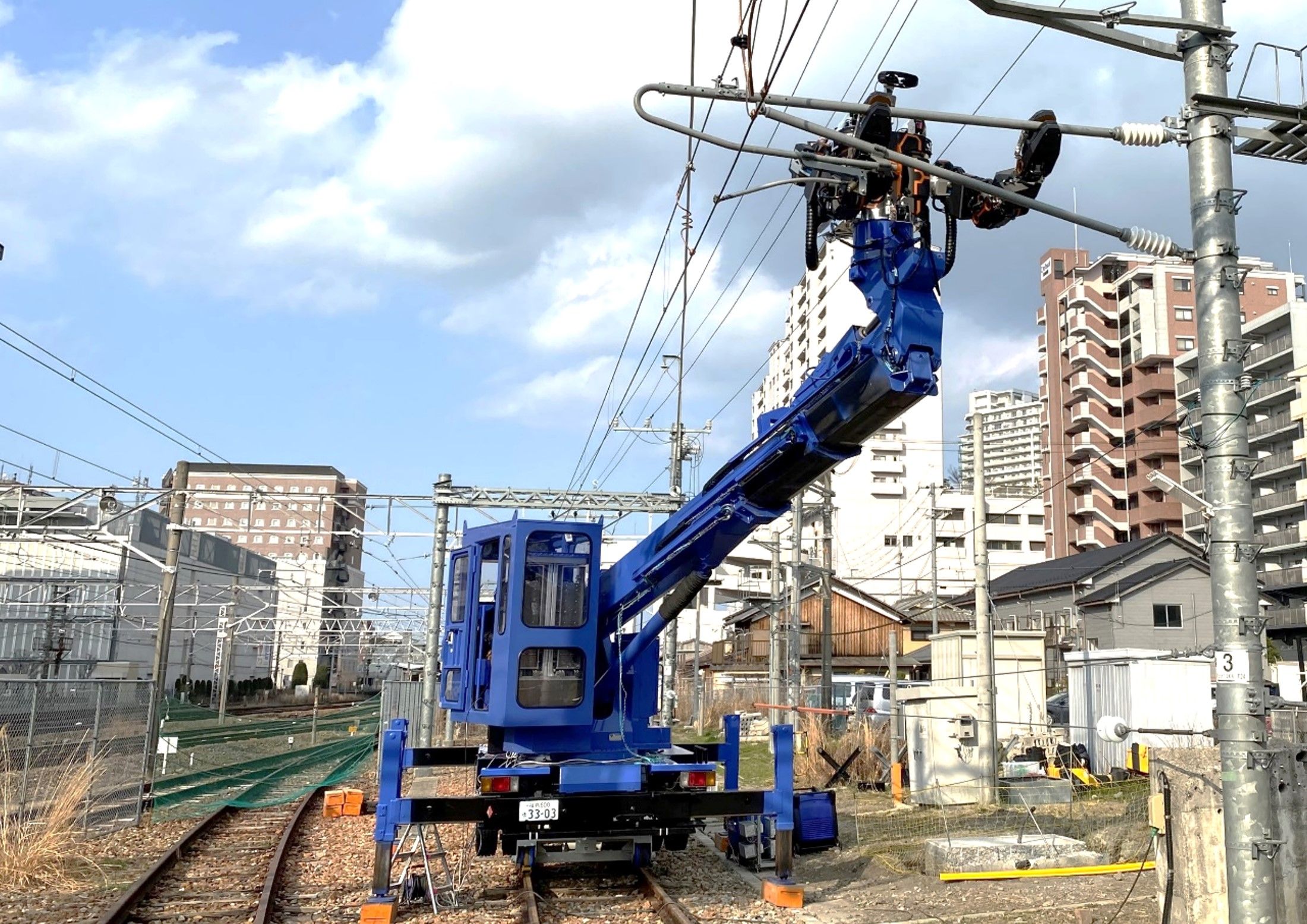 京都鉄道博物館にて汎用人型重機「零式人機 ver.2.0」と「多機能 京都鉄道博物館にて汎用人型重機「零式人機 ver.2.0」と「多機能