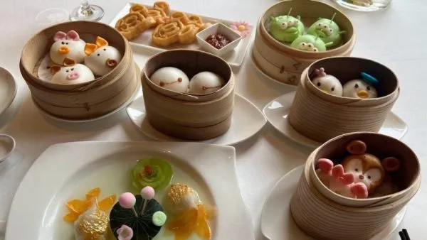 香港ディズニー レストラン バリアフリー 