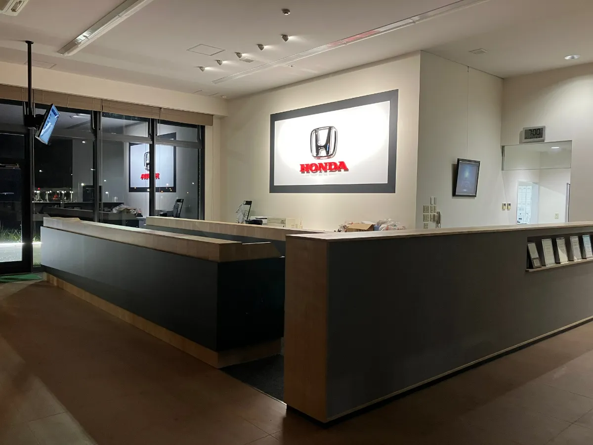 店舗改装】カーディーラーショールームの店舗改装工事完了