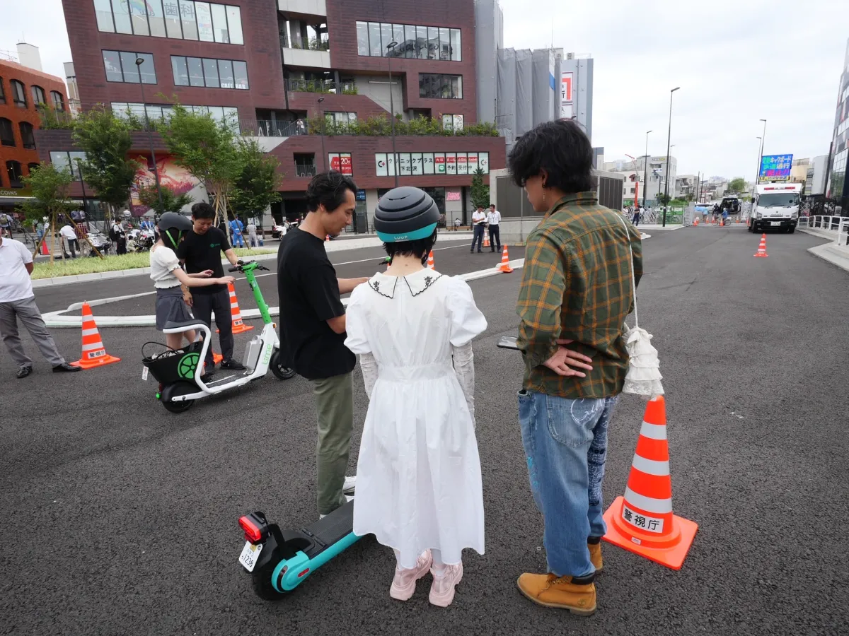*キックオフ 中学講座*(大幅値下げ♡) 電動キックボード試乗体験会を実施【LUUPの安全講習会＠下北沢