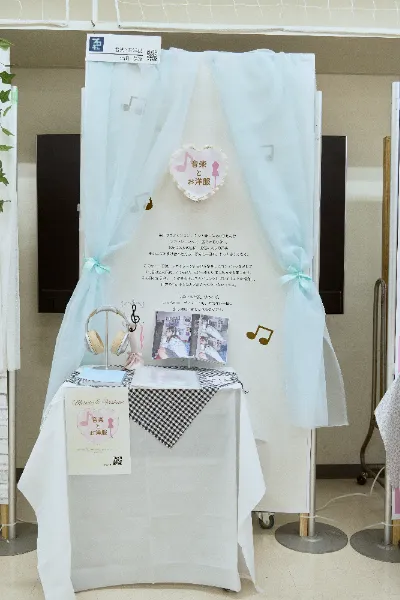 展示の様子_生徒が飾り付けしたパネル