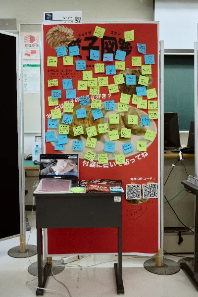 展示の様子_生徒が飾り付けしたパネル