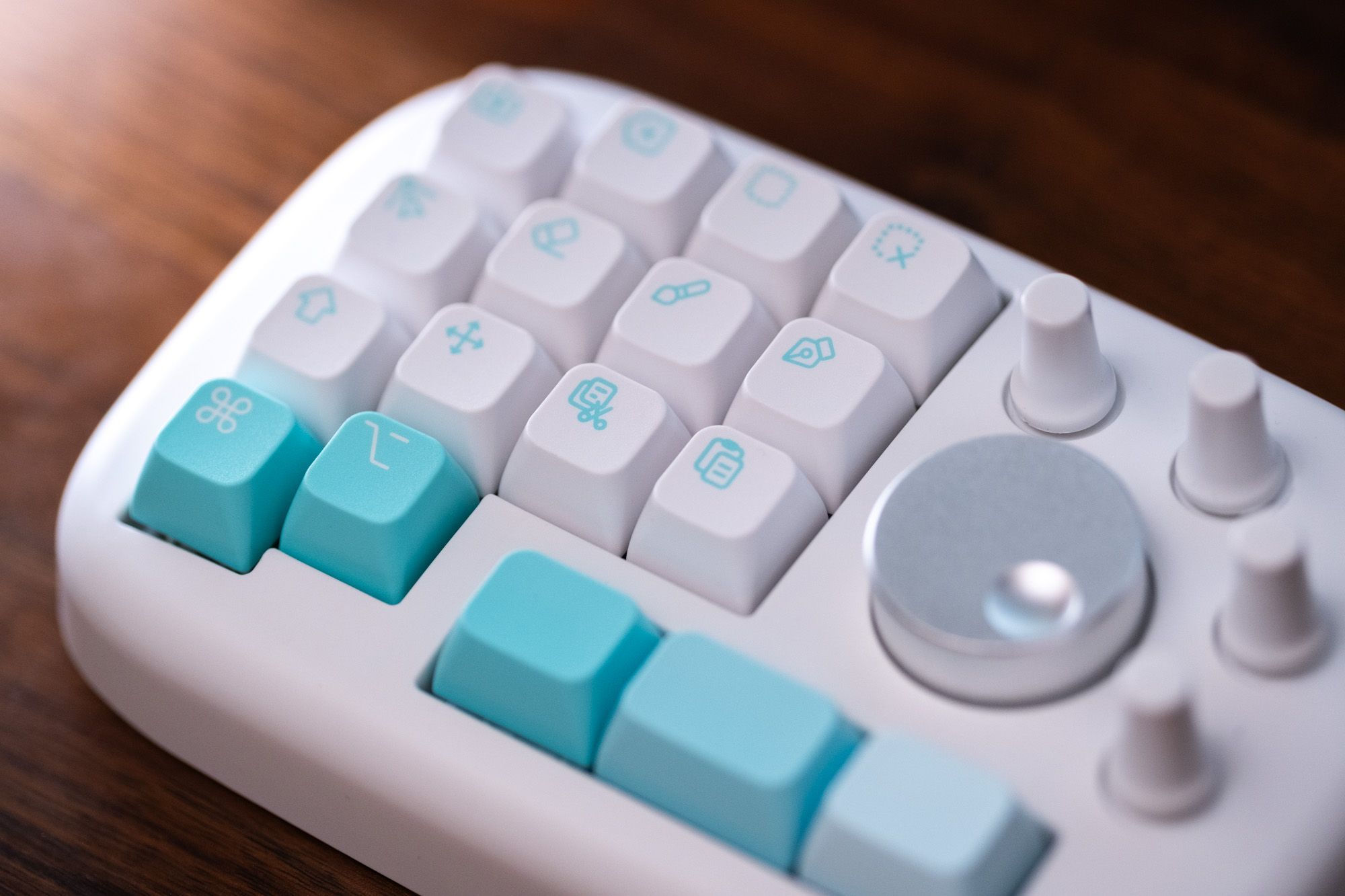 期間限定】人気の左手デバイス「CreatorPad」が過去最大35％OFF