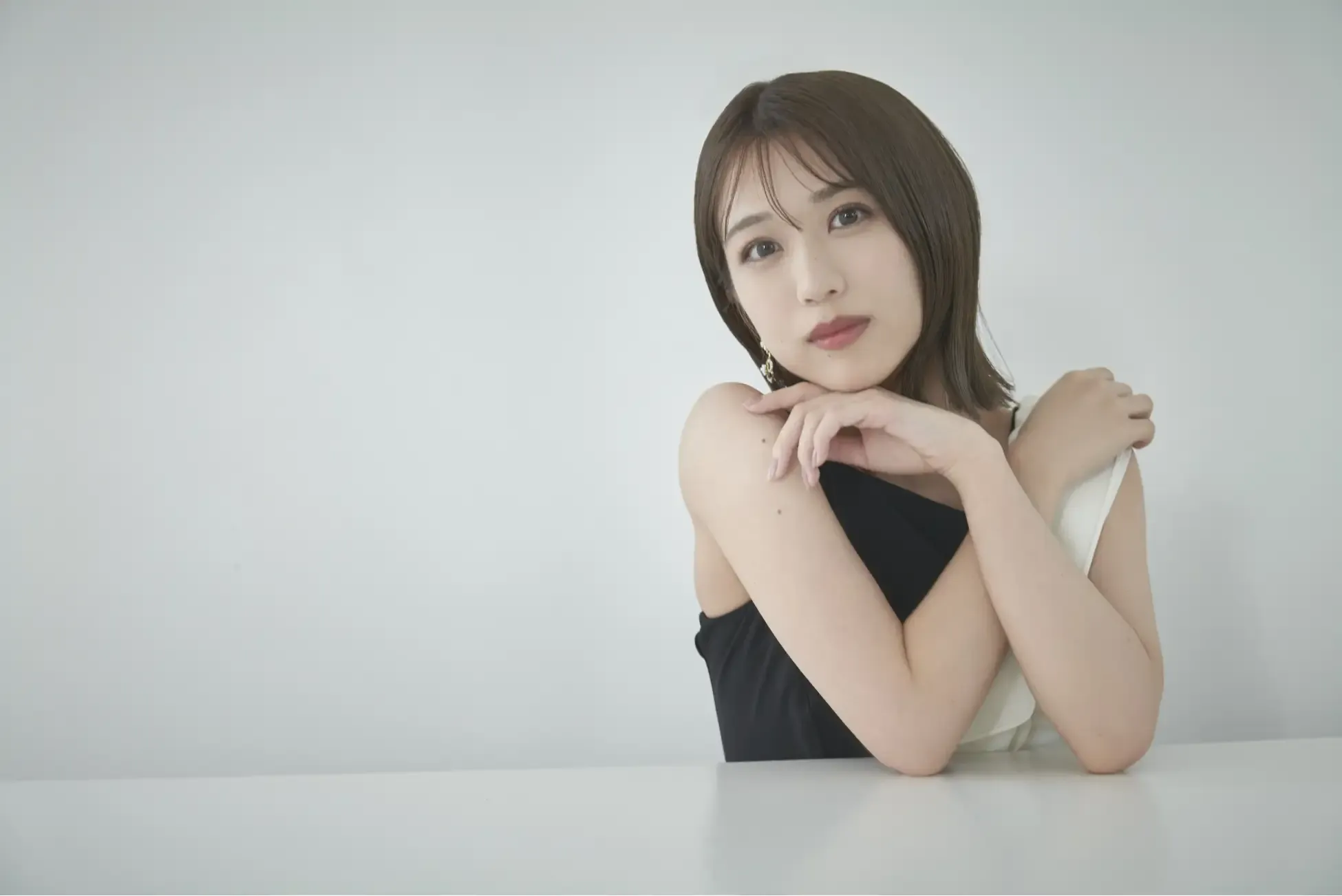 yosshi　　篠崎彩奈セット② AKB48・チームA篠崎彩奈がOMG合同会社に所属。 併せて