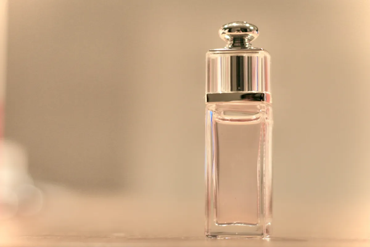 香水まとめ売り。使わない為出品します。宜しくお願いします。 Petite香]お試し香水 原材料/[増量2倍] レディース ブランド香水